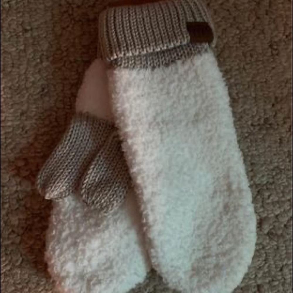 C.C mittens